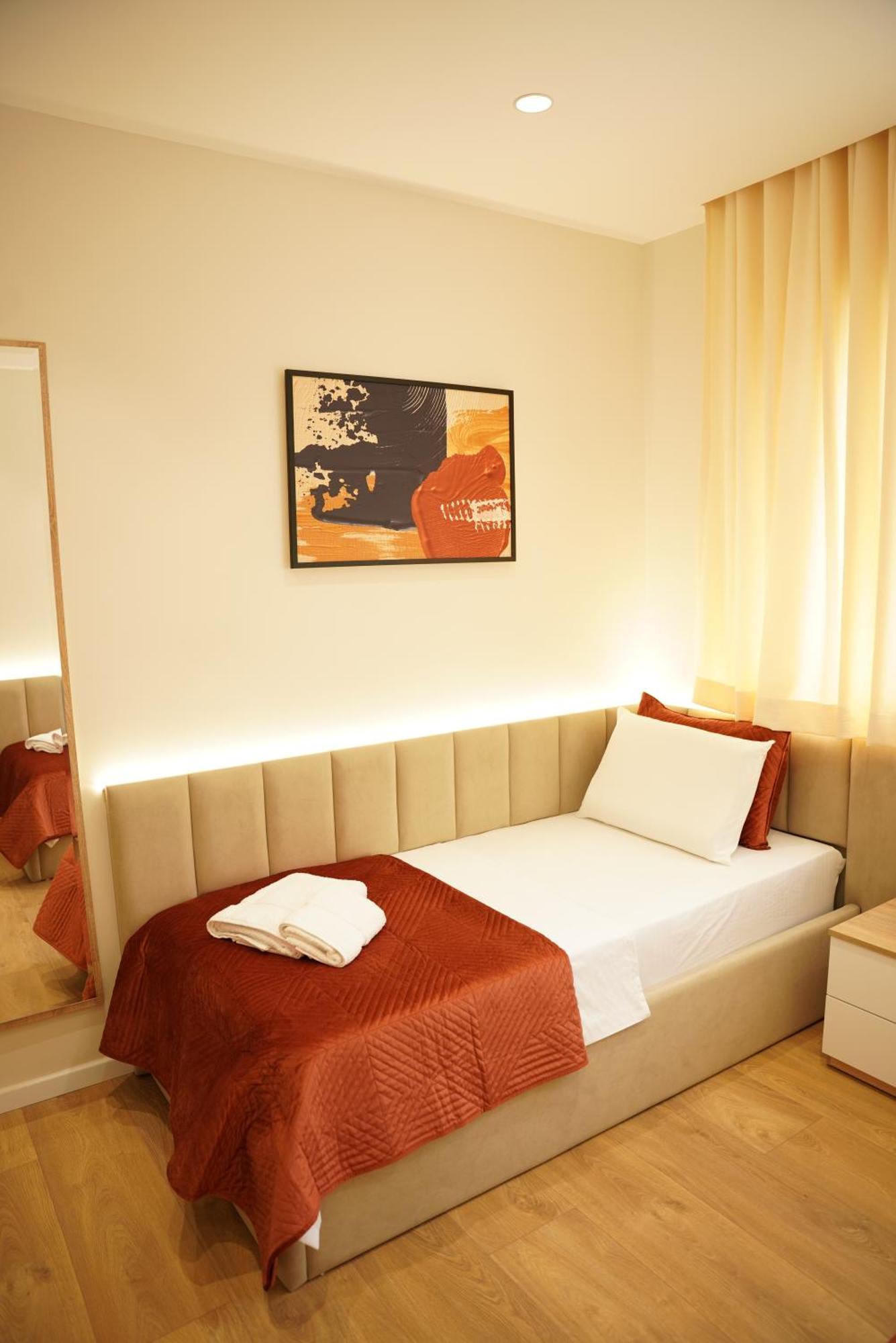 Feel Home Apartment Tirana Exterior photo